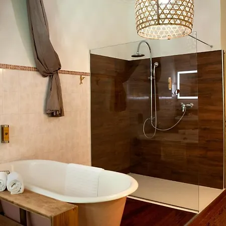 Manoir Le Roure Hotell 4*