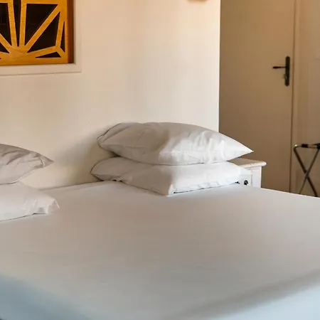 Hotell Manoir Le Roure Châteauneuf-du-Rhône