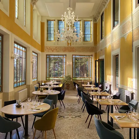 Manoir Le Roure Hotel 4*