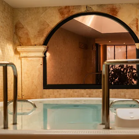 Manoir Le Roure 4*